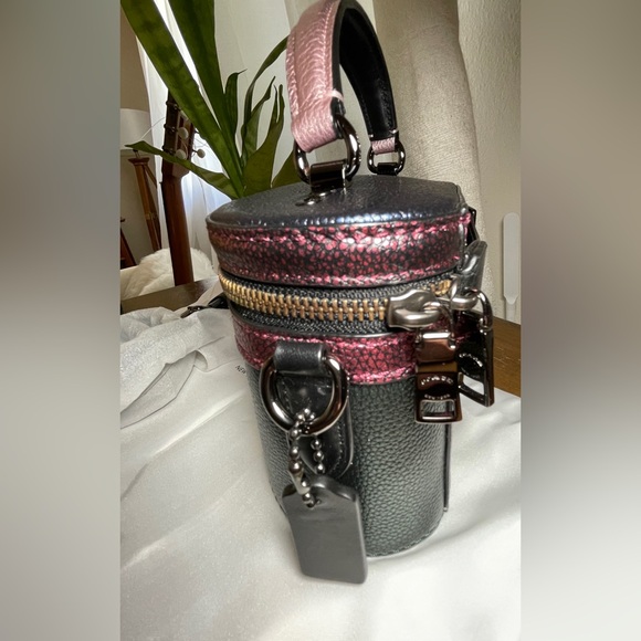 Coach new metallic bag - Picture 2 of 16